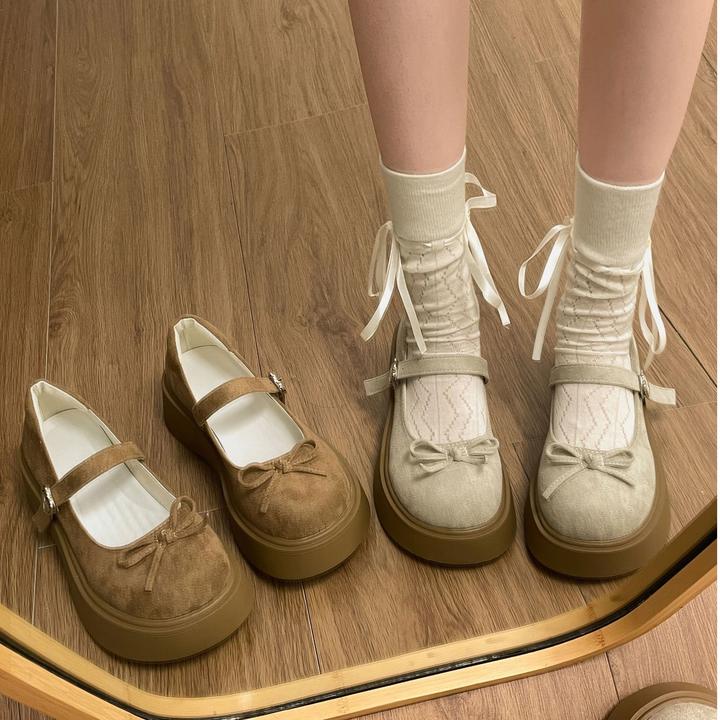 南在南方配裙子复古厚底玛丽珍鞋女2026新款春秋百搭浅口小皮鞋