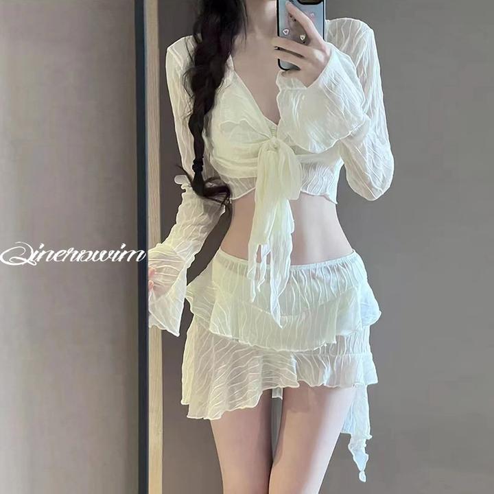 高级感2025新款比基尼泳衣女款分体四件套长袖纯色甜美温泉泳衣