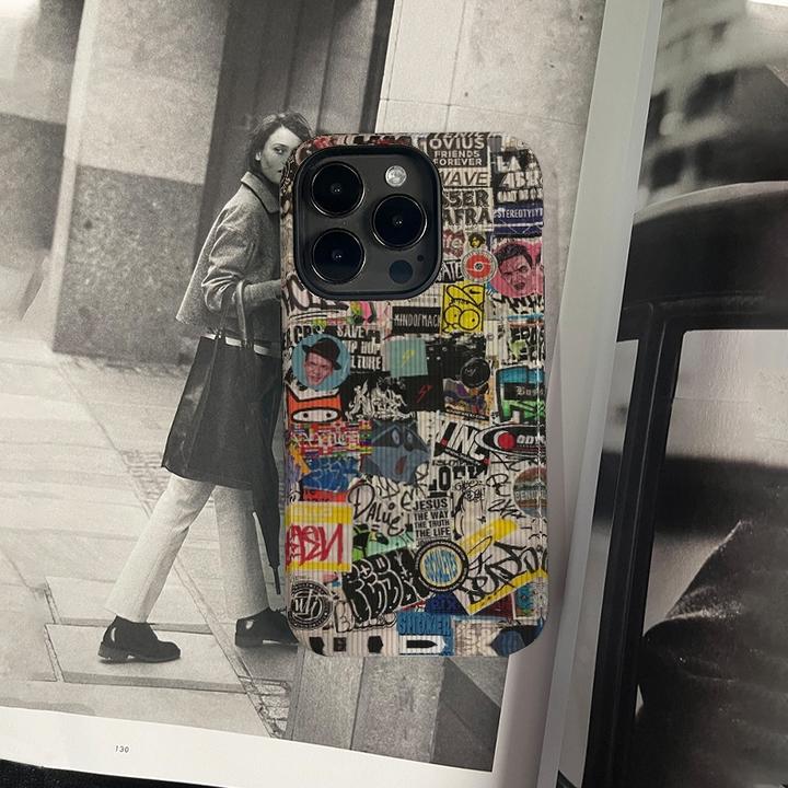 英文杂乱双层菲林壳二合一适用于苹果16手机壳ins卡通透明潮牌