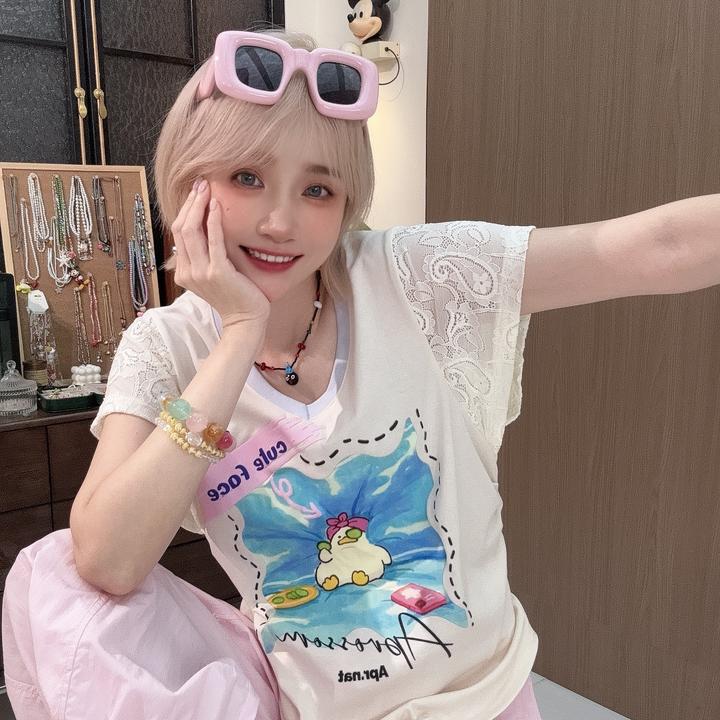 Apr.【猪猪鸭】夏季新款蕾丝袖拼接时尚数码印百搭短袖T恤女25ST442