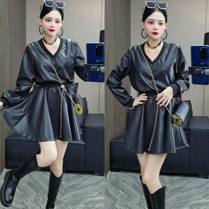 2025冬季V领针织拼皮U连衣裙秋冬女慵懒收腰显瘦气质皮尤a字裙