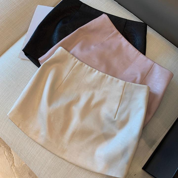 皱缎面防走光短裙女夏季薄款辣妹气质百搭半身裙高腰显瘦a字裙子