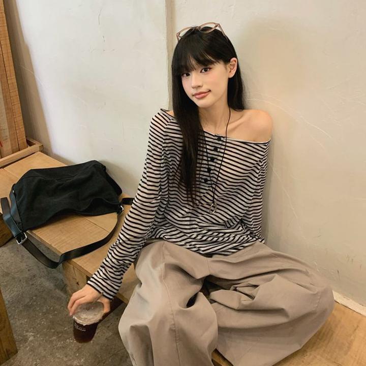 撞色慵懒风条纹露肩长袖T恤女秋季宽松百搭减龄别致休闲薄款上衣