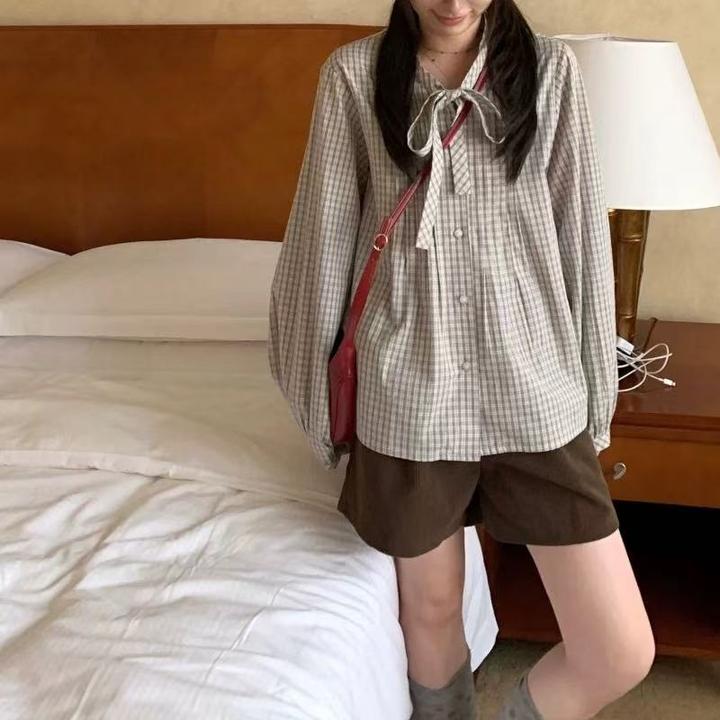 黑白格飘带叠穿衬衫