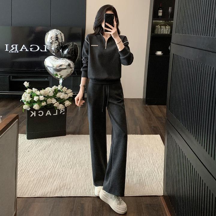 网红炸街休闲运动套装早秋季新款女气质显瘦立领卫衣直筒裤两件套