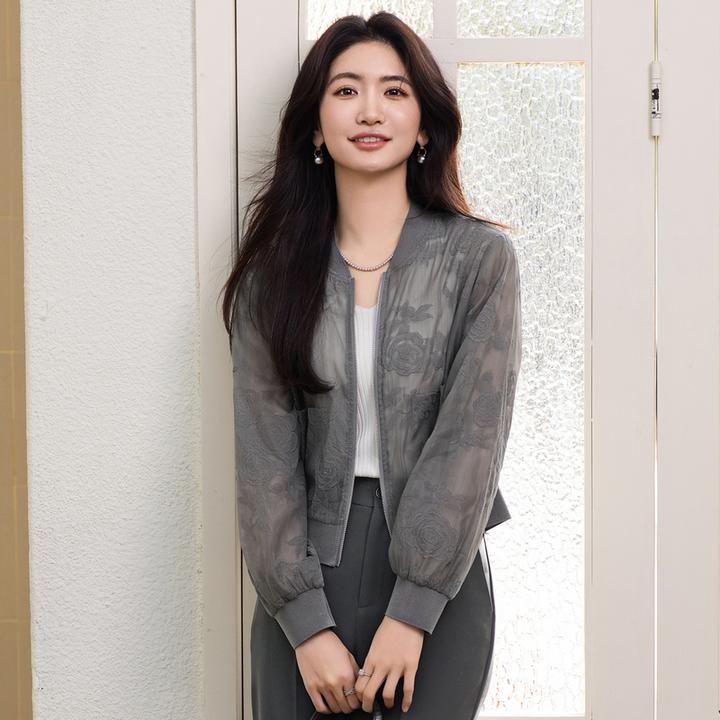 风笛2025秋季新款薄款镂空勾花透气防晒外搭上衣短外套女夹克外套