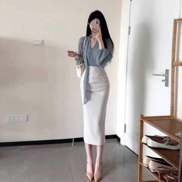 轻熟风V领上衣+修身包臀长裙女2025年春季新款韩系设计感休闲套装