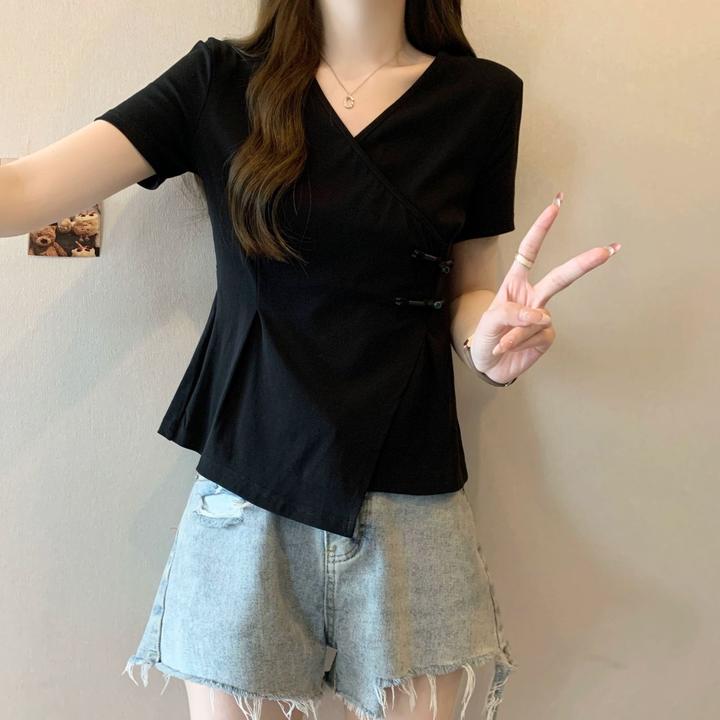 纯色遮肚子不规则盘扣正肩短袖T恤女夏季轻奢显瘦开叉别致上衣