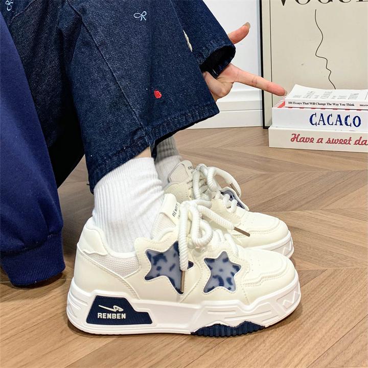 人本星星厚底板鞋女款2026新款春季百搭透气运动休闲增高小白鞋女