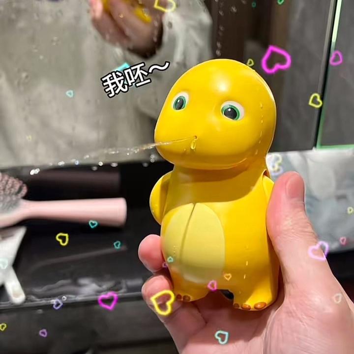 网红爆款奶龙小水枪儿童玩具按压式喷水枪男孩打水仗游泳宝宝洗澡