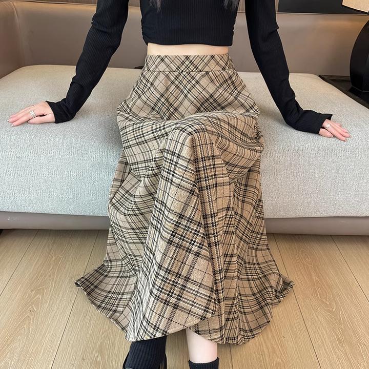 格子半身裙女春秋2025新款咖色高腰垂坠感遮肉高级感气质a字伞裙