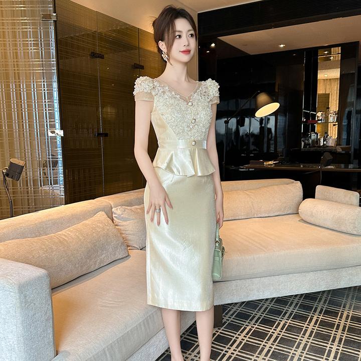 复古碎花公主裙婚宴裙夏季新款女甜美气质领荷叶边遮腹修身连衣裙