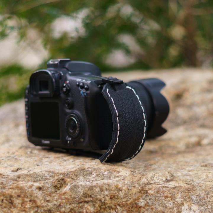 黑色牛皮微单相机腕带结实真皮单反手持拍摄挂绳兔笼手带复古小众