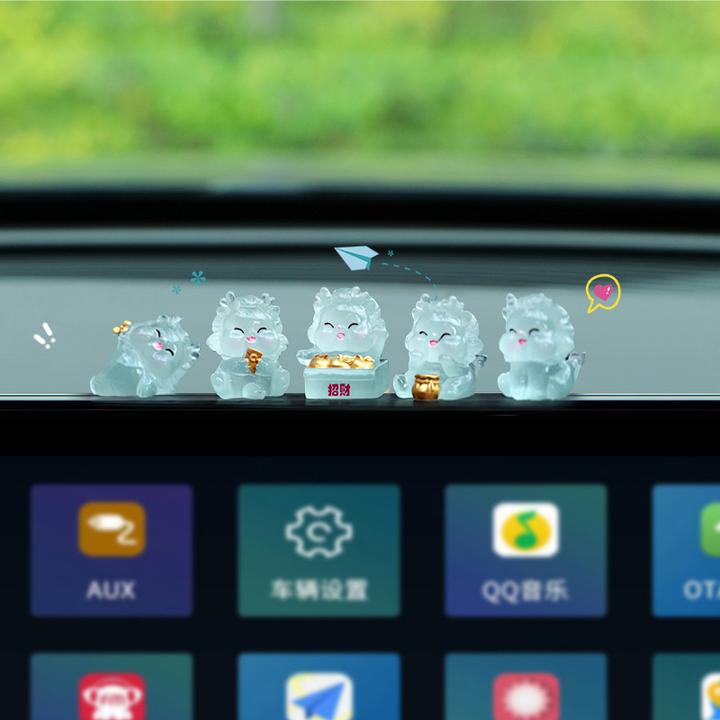 车内饰品网红小龙人汽车中控台屏幕趴趴汽车摆件实用汽车车内用品