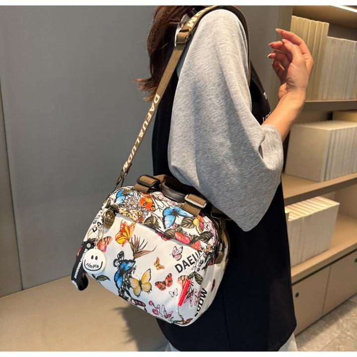 高颜值轻便包包女时尚新款斜挎包百搭休闲单肩包高级牛津布手提包