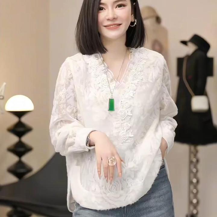 氛围感V领蕾丝花边提花长袖上衣女2025早春新款时尚气质打底小衫