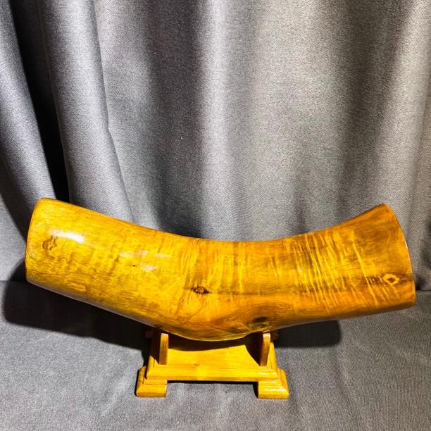 小叶桢楠金丝楠木横财摆件，四川雅安高山老料元宝造型满花水波纹