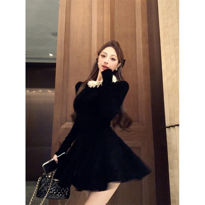 法式赫本风高级感气质花边蕾丝领丝绒黑色长袖连衣裙女