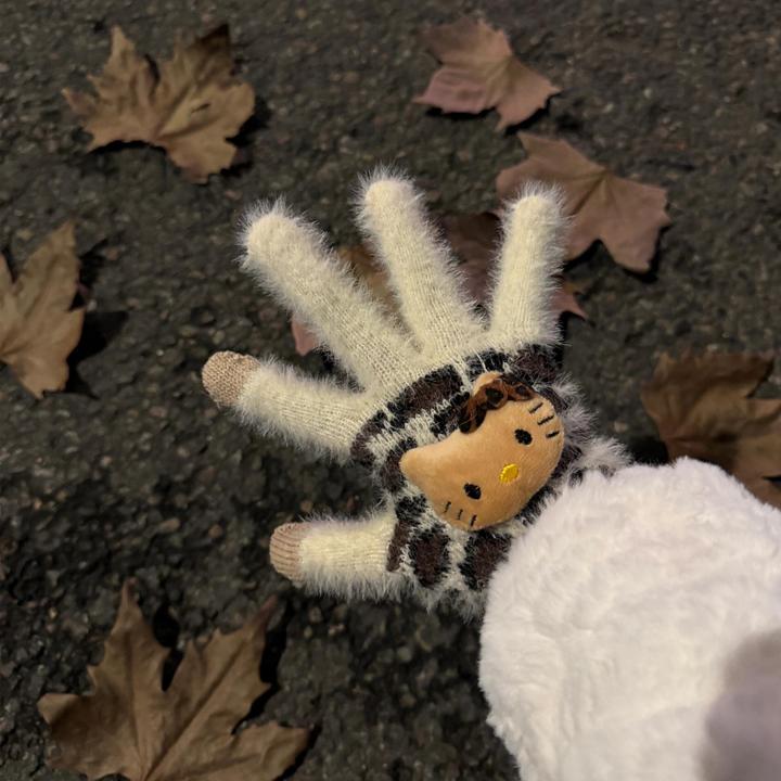 可爱豹纹kt猫手套女冬季骑行滑雪保暖加厚防冻可触屏分指毛绒手套