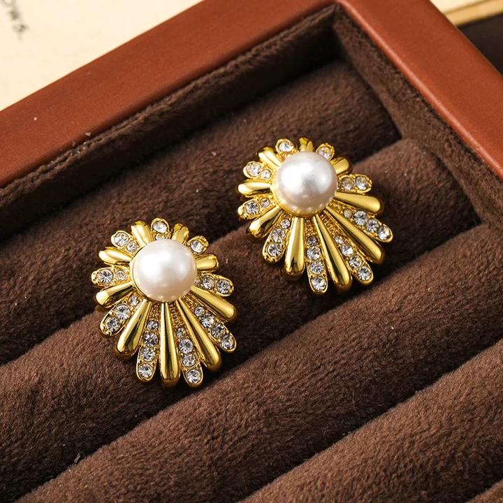 铜合金耳饰 雏菊花朵金属小众法式复古金色金色耳饰珍珠耳环