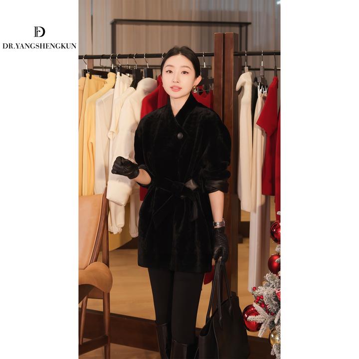 杨圣坤2025冬季新品土耳其贵族美利奴斜襟系带收腰外套S825120736