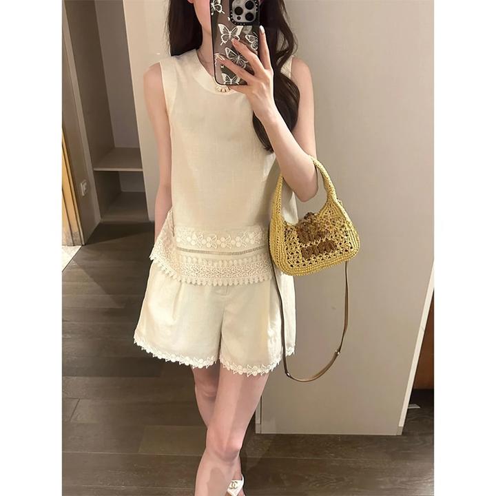 时尚套装女士2025新款夏季设计感钩花拼接无袖背心花边短裤两件套