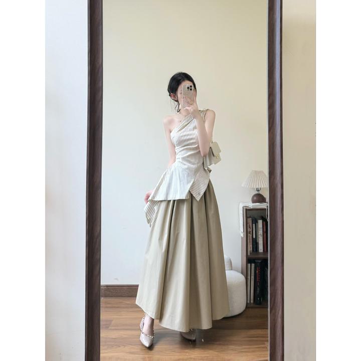 MARIE.COCO高级感简约不规则斜肩条纹吊带上衣女高腰A字伞裙套装