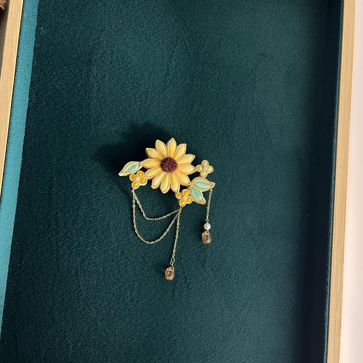 非遗盘扣原创设计向日葵向阳花胸针