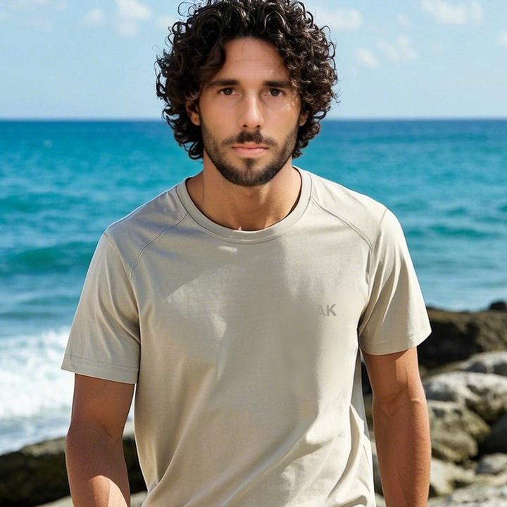 AKCLUB男装夏季款新款防晒速干合体版标语t恤印花圆领T恤2500226