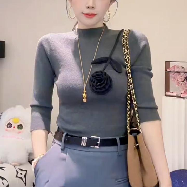 早秋新款女半高领中袖针织衫时尚高级感修身显瘦花朵打底毛衣上衣