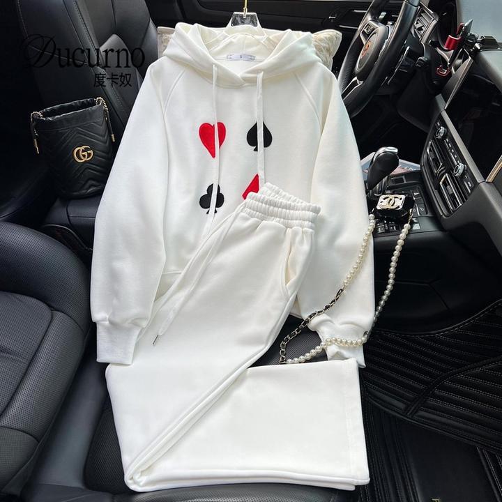 白色连帽卫衣套装女加绒冬季减龄一整套穿搭韩版运动服休闲两件套
