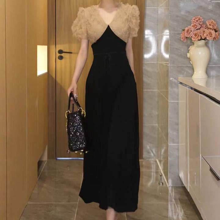 2025春夏新款时尚显瘦气质女士网红洋气连衣裙百搭款D7779