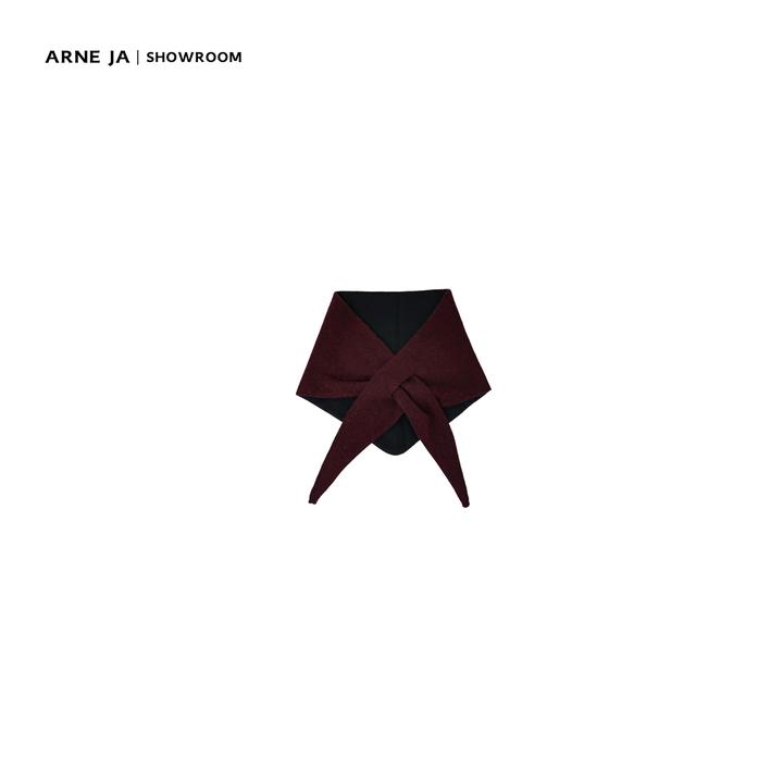 ARNE JA｜“造型利器”100%羊毛双面织拼色交叉穿孔三角巾W7302728