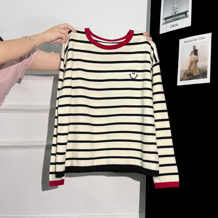 撞色圆领慵懒风宽松内搭上衣2025秋冬新款笑脸刺绣正肩针织衫女