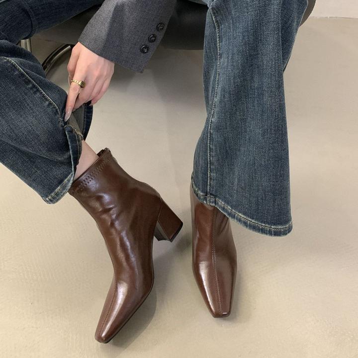 断码清仓方头靴子短靴女2025秋冬新款短筒靴子粗跟瘦瘦靴气质皮靴