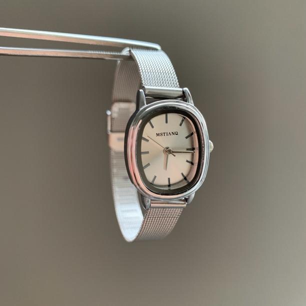 椭圆腕表 ins风简约通勤手表时尚百搭