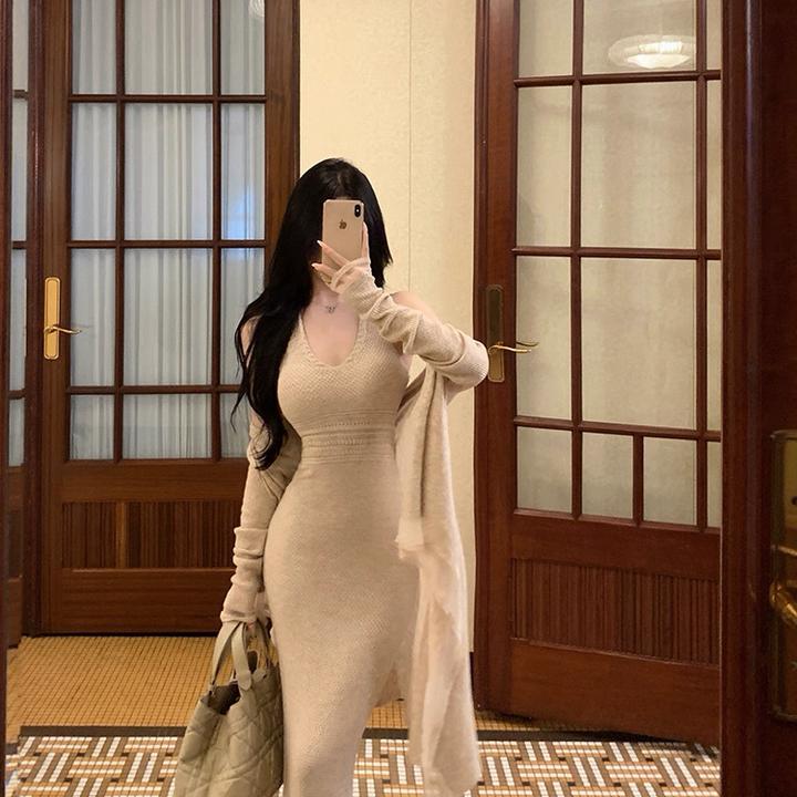 千金风套装女气质镂空长袖不规则针织开衫挂脖v领鱼尾长裙两件套