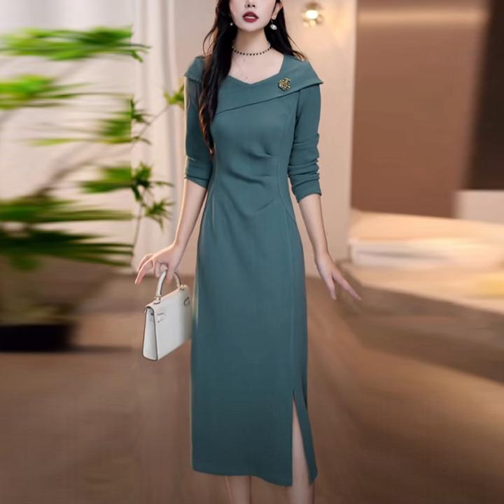 雪尼尔绒轻奢女装2025秋季新款减龄长袖气质修身显瘦打底连衣裙子