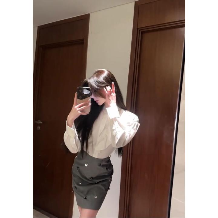 2025春夏新款ins气质清冷范轻熟御姐白色衬衫女配高腰包臀半身裙