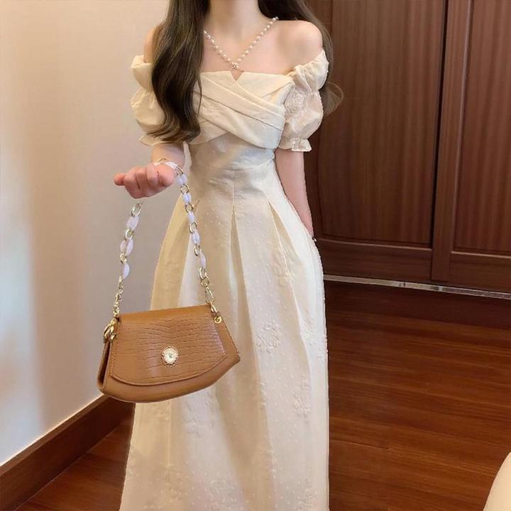 2025初夏穿搭独特漂亮掐腰裙泡泡袖一字肩连衣裙女长裙子