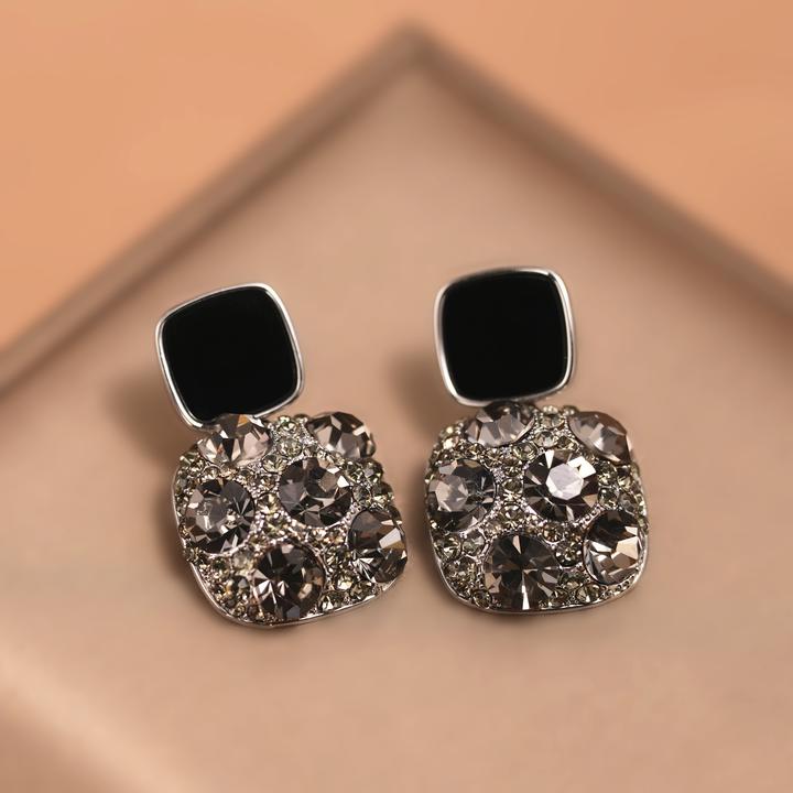 铜合金合成锆石耳饰 时尚高级感轻奢小众耳钉气质百搭黑色耳环女