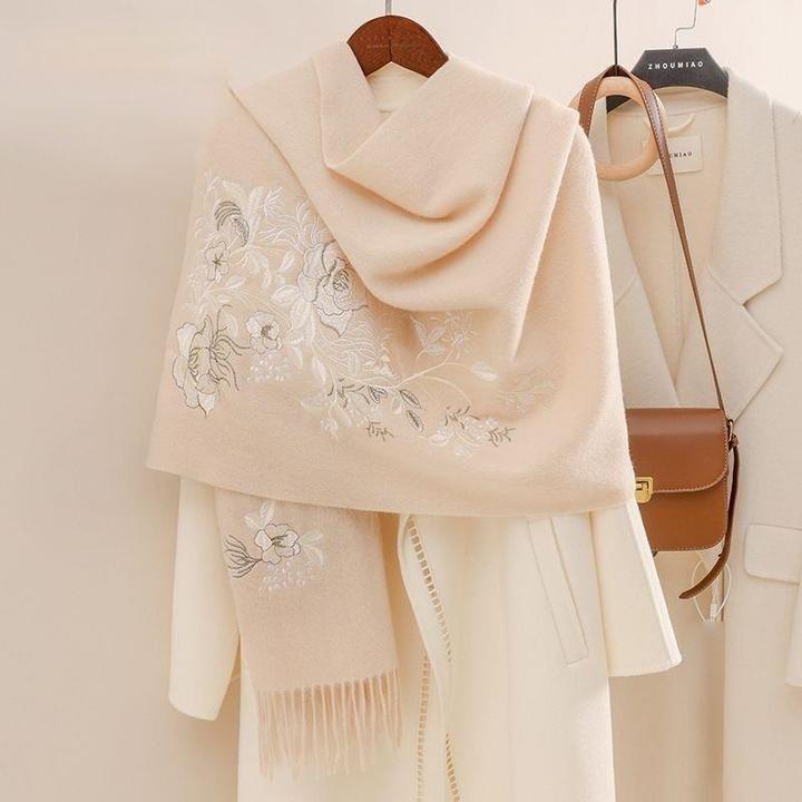 高端刺绣羊毛围巾秋冬保暖外搭披肩女送妈妈长辈婆婆