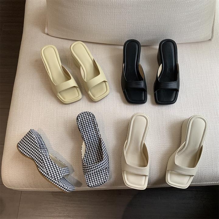 UHCK法式方头坡跟增高一字拖鞋女2025新款夏季外穿高级感露趾厚底