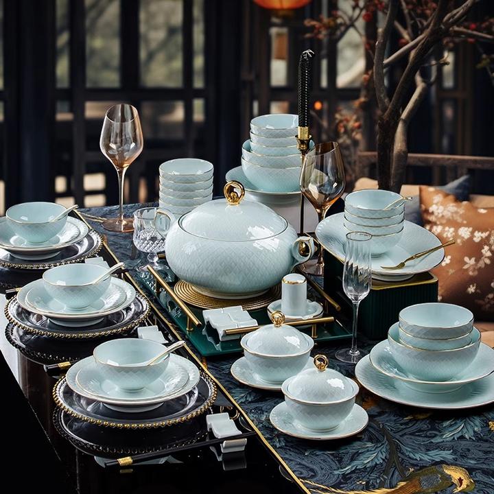 新款碗碟盘套装家用轻奢景德镇高档青瓷釉下彩描金餐具组合套装