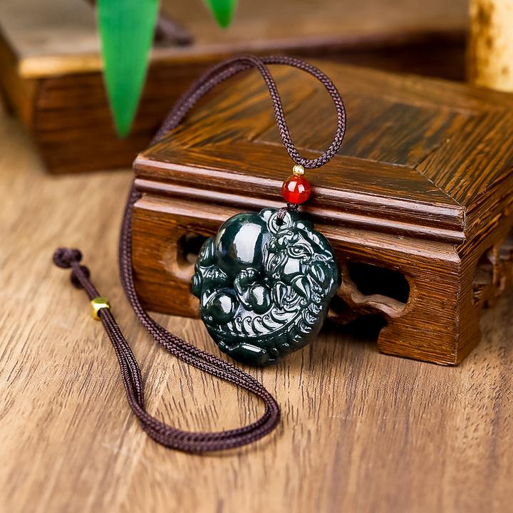 【星光村小飞MX1417】和田玉貔貅抱球吊坠