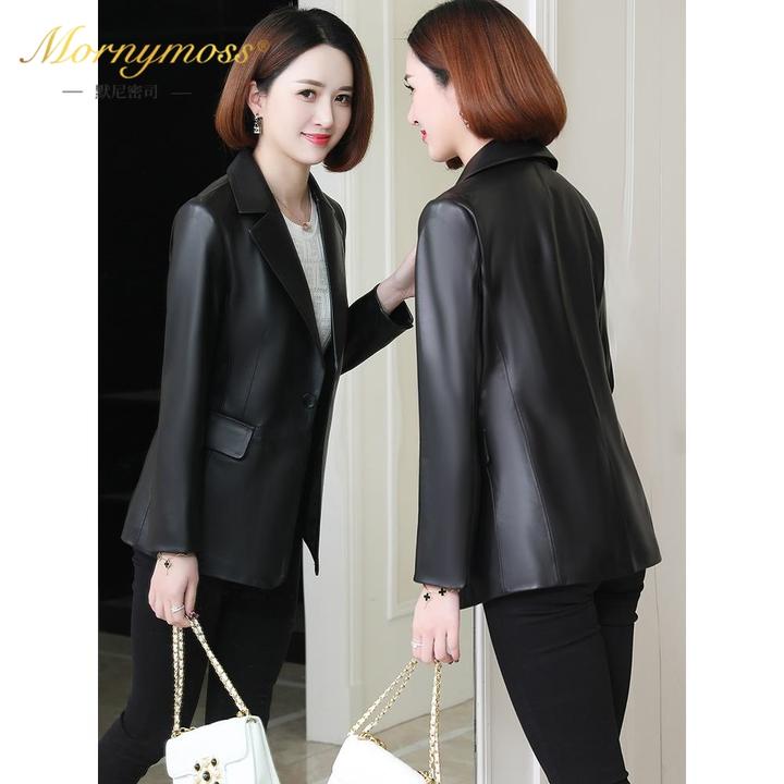 默尼密司品牌真皮皮衣女短款2025新款秋冬修身西装领妈妈绵羊皮小