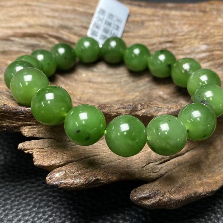 天然和田玉碧玉辣阳绿12mm左右手串