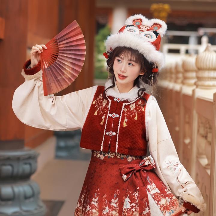 森女部落新年红国风加绒重工刺绣马甲女2025新款新中式背心套装冬