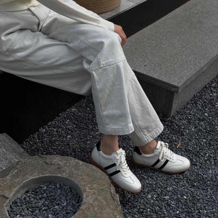 小发喵「简雅白调低帮德训鞋｜ 轻潮撞色条纹饰条蕴型格逸韵」777