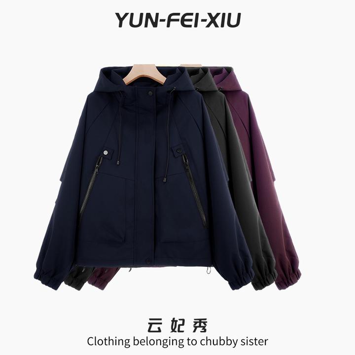 云妃秀大码女装冲锋衣时尚休闲胖妹妹显瘦宽连减龄帽外套秋77101